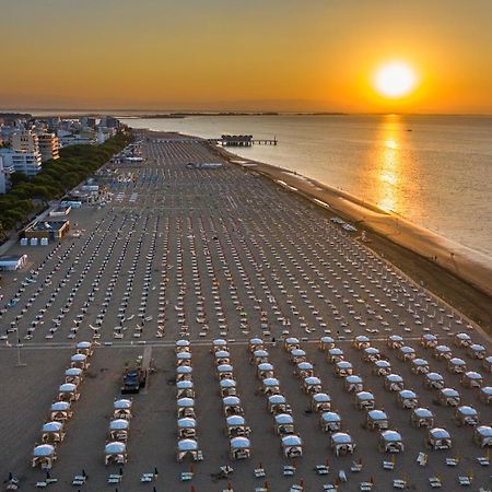 Villaggio Laura Lignano Sabbiadoro Buitenkant foto