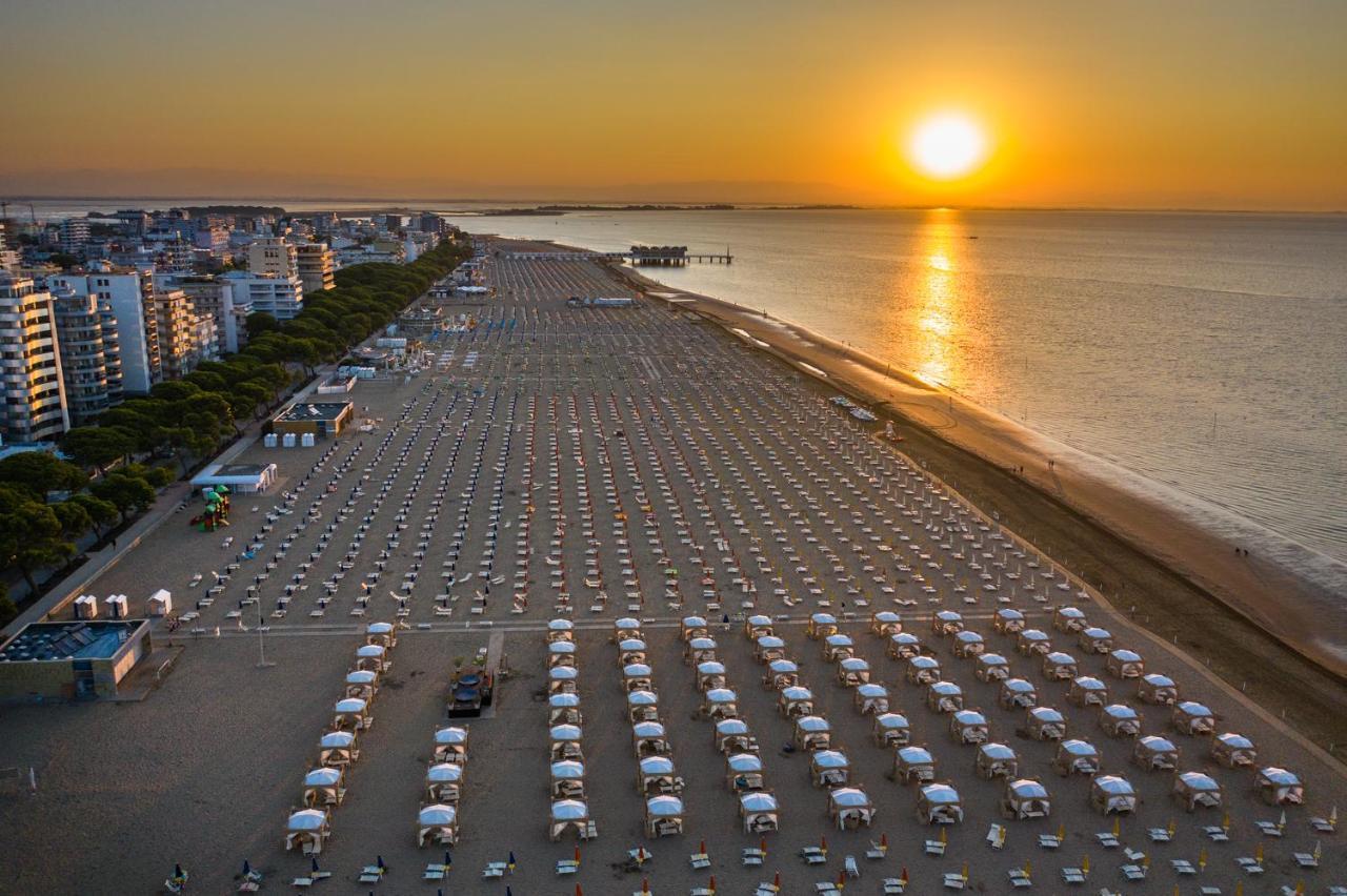 Villaggio Laura Lignano Sabbiadoro Buitenkant foto