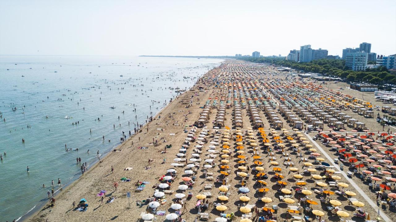 Villaggio Laura Lignano Sabbiadoro Buitenkant foto